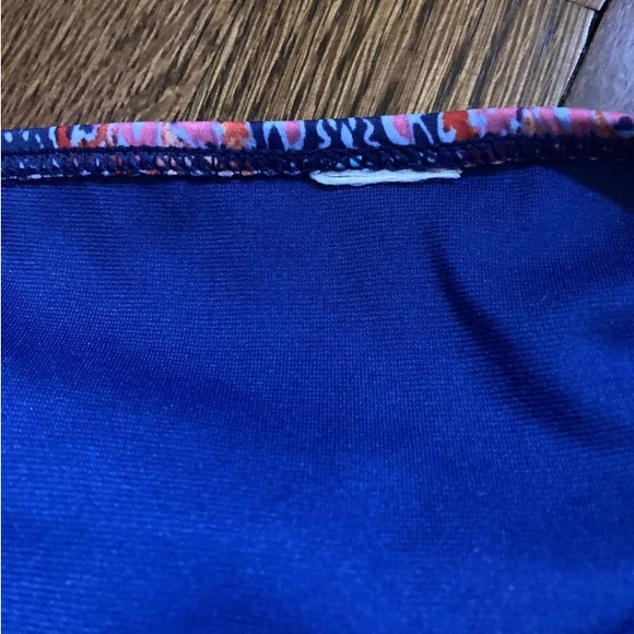 Hollister Swimsuit Set - Picture 5 of 6